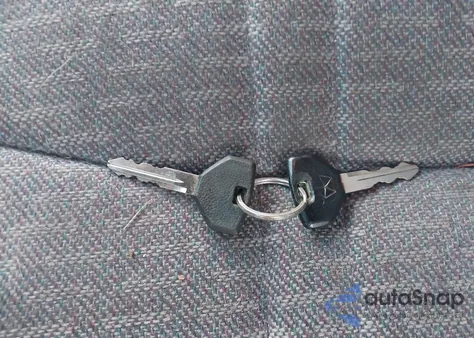 1998 Jeep Cherokee Classic/Sport from USA, damaged, VIN 1J4FT68S1WL182318